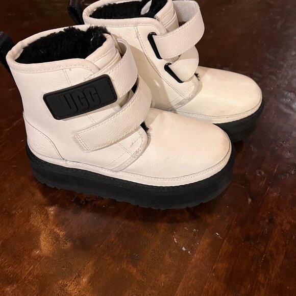 Girls UGG Boots Size 1 - White, Very Good Condition - Picture 8 of 8